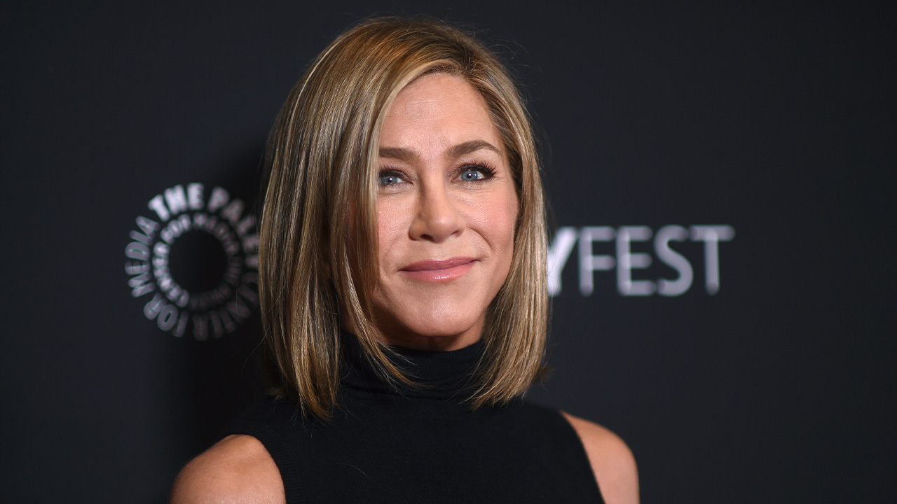 Jennifer Aniston reacts to Vance's 'childless cat ladies' remarks